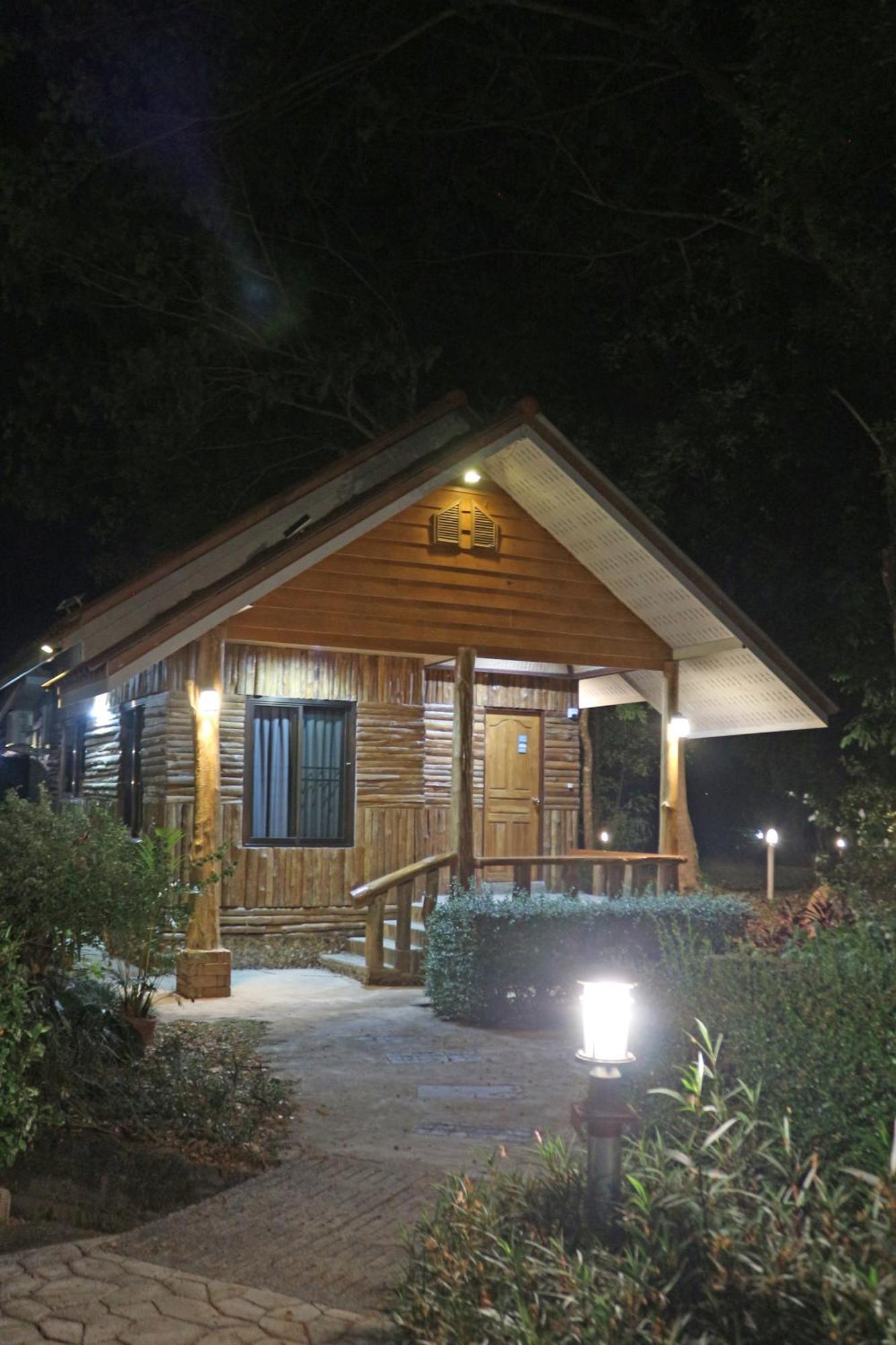 Baan Khue Wieng Resort Mae Sariang Exteriér fotografie